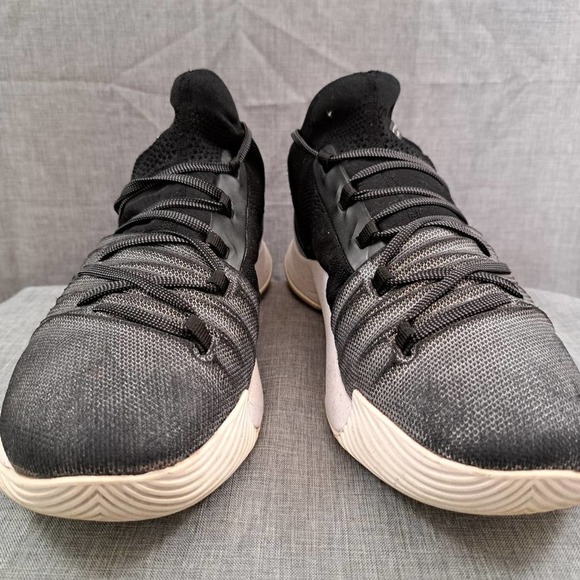 %Under Armour Curry 5 Men/Adult shoe size 13 Ash Black A 39